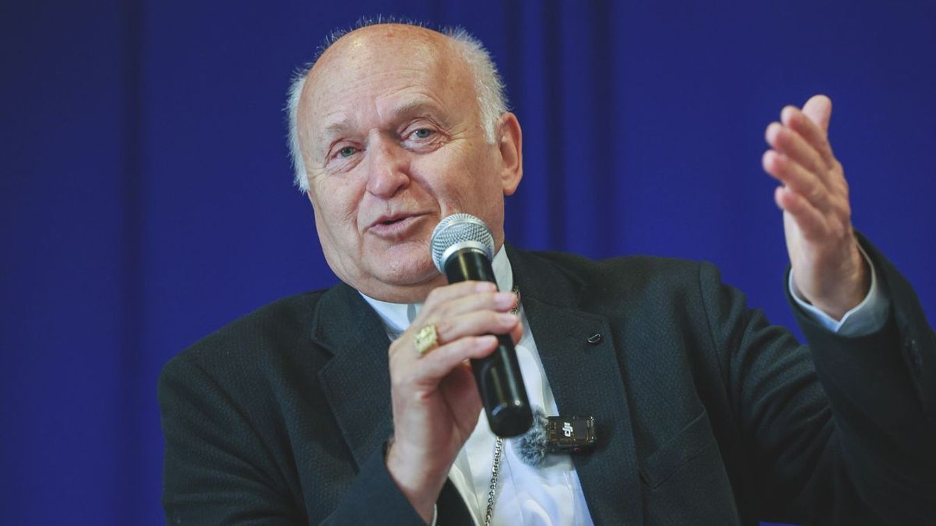 A szegedi diákoknak is mesélt a bíboros, aki a pápával vacsorázott