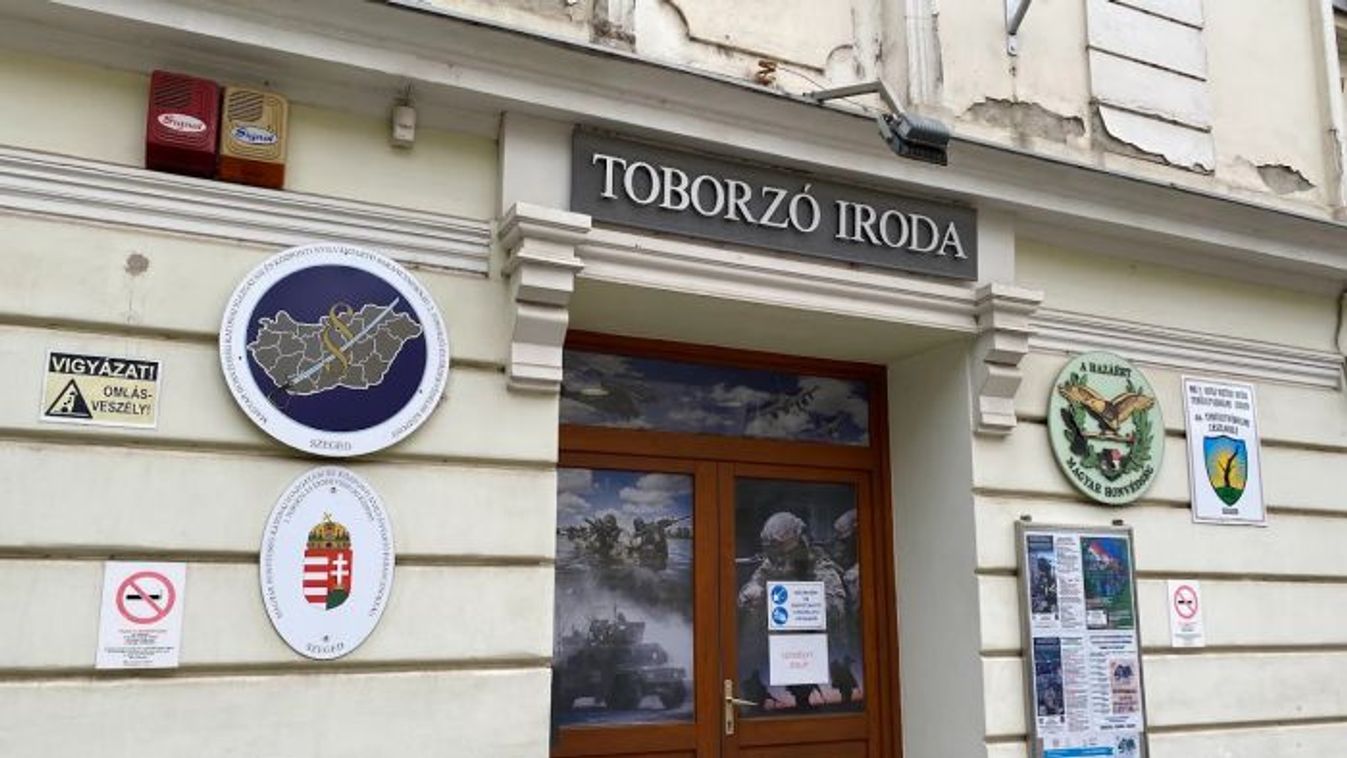 Razziát tartottak több honvédségi létestményben - Szegedet is érintette
