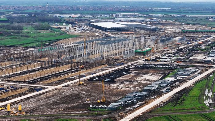 Milliárdokból épül – már az űrből is látszik Szeged új csodája!