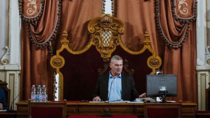 Helyretették az egyeztetni nem hajlandó, és hamis vádakkal támadó szegedi önkormányzatot