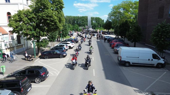 Hihetetlen szemszögből örökítették meg a szombati motosfelvonulást +fotók +videók