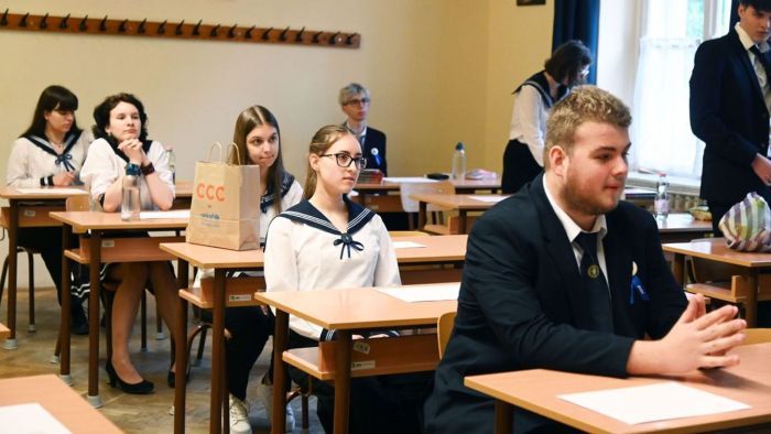 Történelemből érettségiznek ma a diákok – új formában vizsgáznak