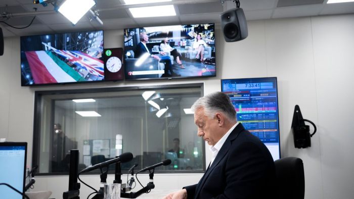 Orbán Viktor: Ukránpárti vezetőnek nincs helye a magyar hadsereg élén +videó