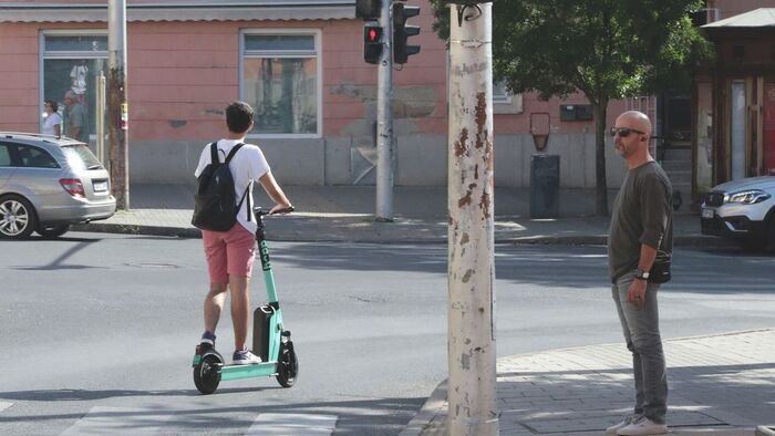Ittasan rollerrel közlekedett Szegeden – a jogosítványa bánta