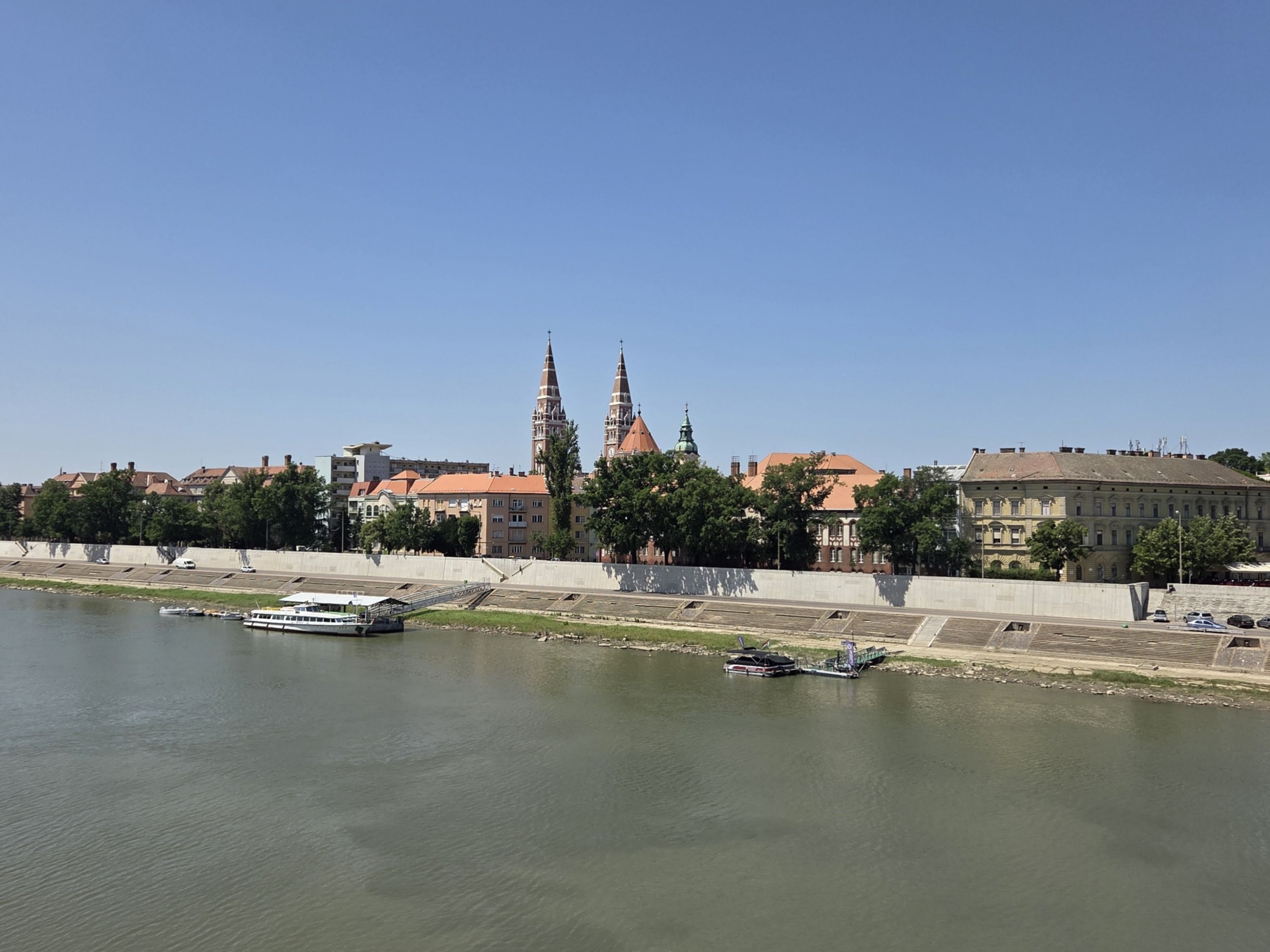 Napos, meleg idő várható szombaton, de az UV-sugárzás is magas lesz