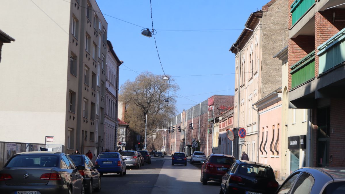 Indulhat a munka a Gogol utcában. 