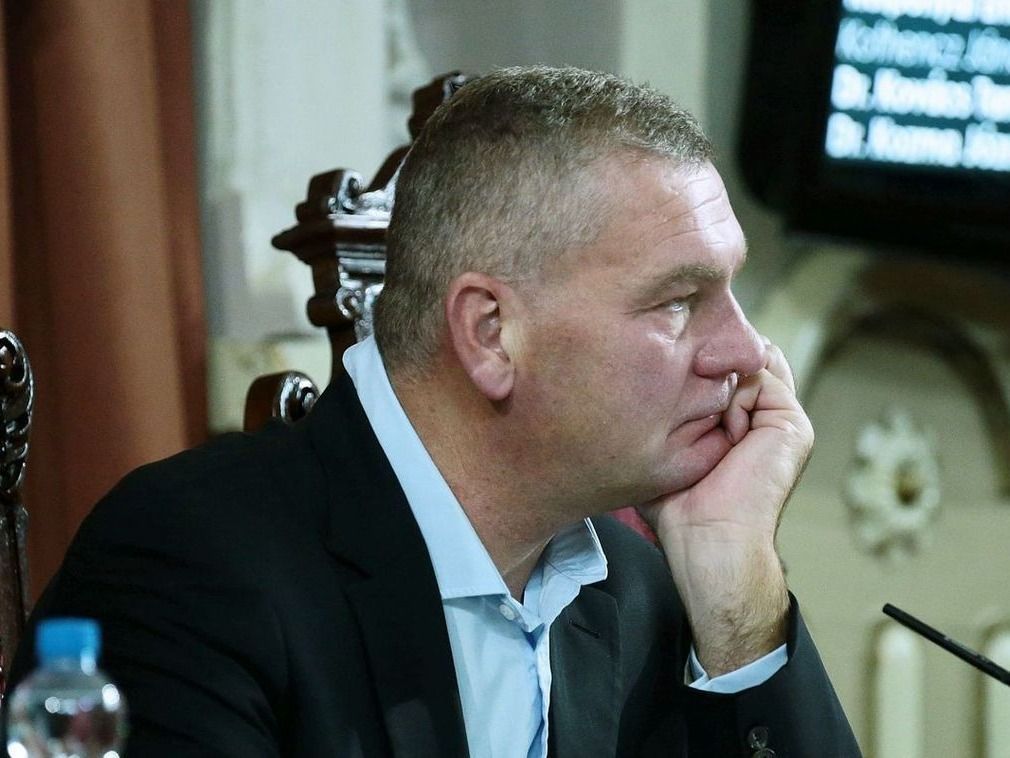 Hadüzenetet kaptak Botka Lászlótól a renitens baloldali képviselők