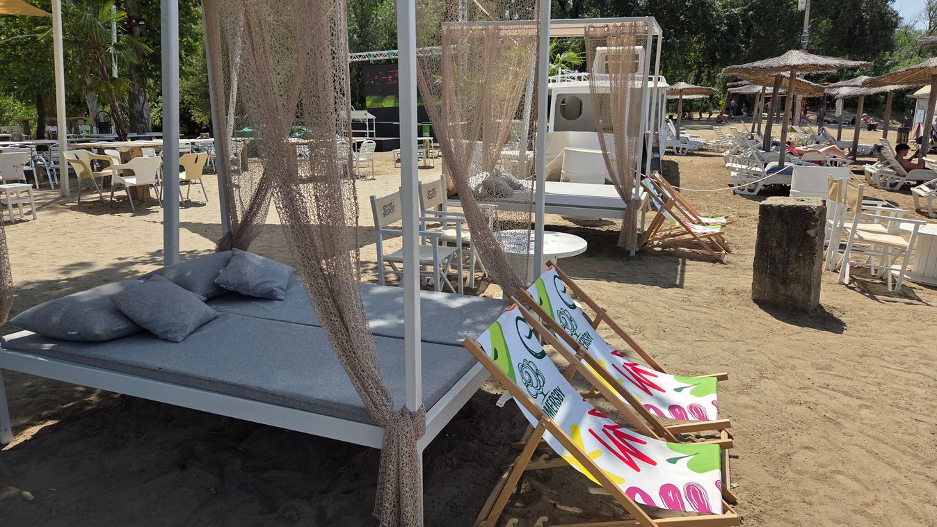 Lapos Beach: Homokos part, árnyas fák és sugárzó napsütés +galéria