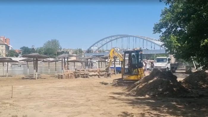 Közeleg a strandszezon: javában zajlik a munka a Laposon +videó