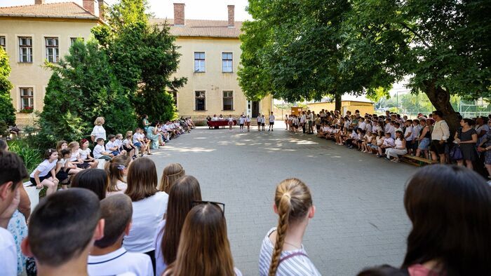 Remek bizonyítványokkal és sok-sok fagyival zárták a tanévet a szegedi diákok