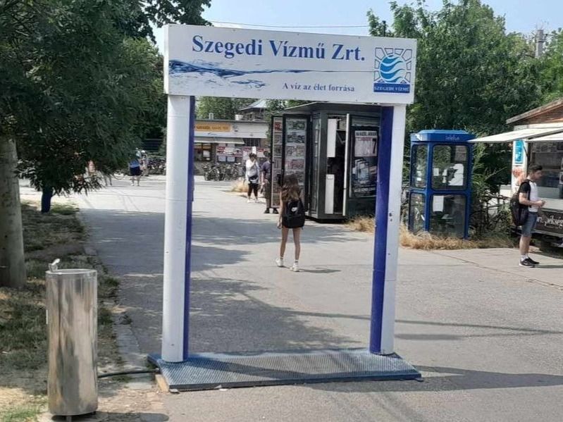 Rongálás után újra működik a Mars téri párakapu
