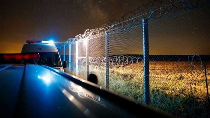 Tucatnyi migránst tartóztattak fel a déli határon