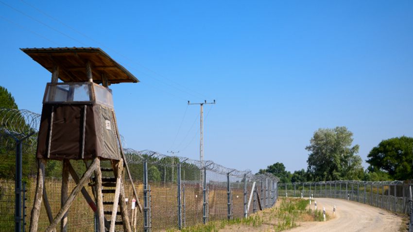 Folytatódnak a határsértések, ismét sok migránst tartóztattak fel a határon