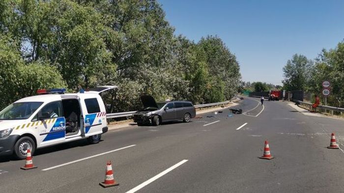 Súlyos baleset Szegeden közelében: lezárták az utat, a hatóságok a helyszínen