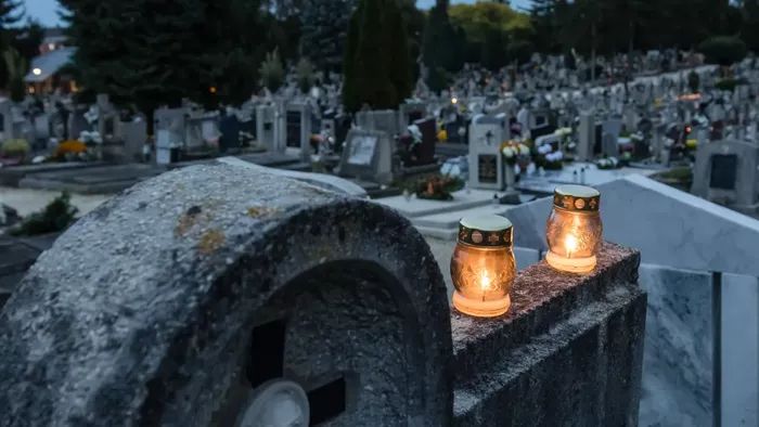Vandálok dúlták fel a híres szegedi család nyughelyét