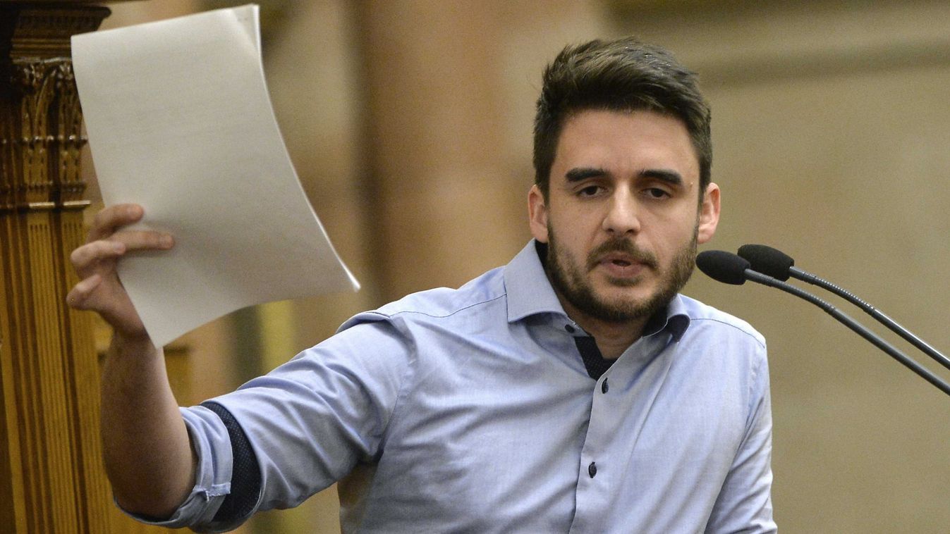 Tényleg atomjaira hullik a Momentum