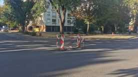 Újabb veszélyes úthiba zavarja a forgalmat Szeged külvárosában