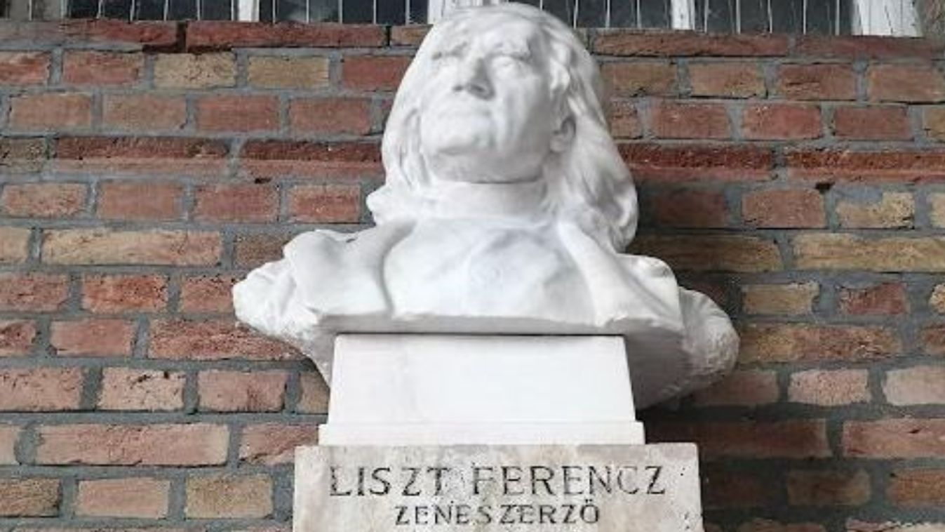 Dóm téri Pantheon: Világhírű zeneszerzőnk, Liszt Ferenc