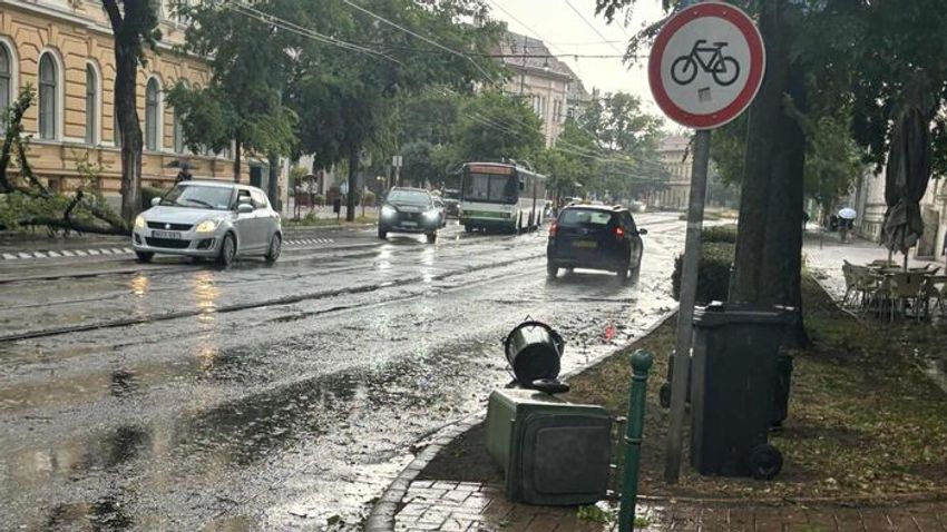 Brutális vihar Szegeden: nem járnak a villamosok, a trolik, de még a vonatok sem