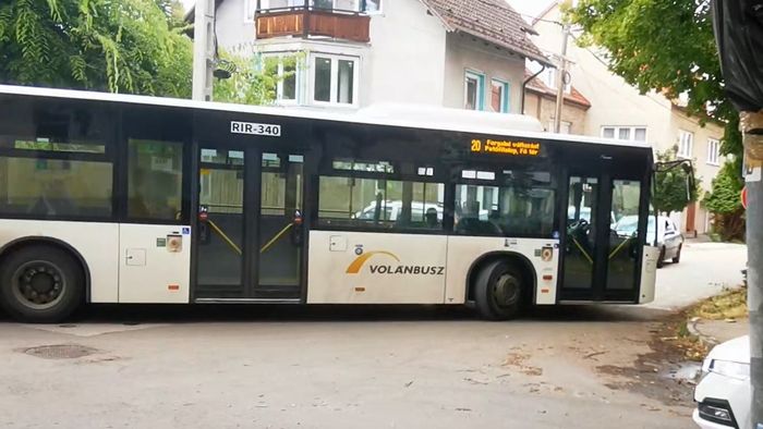 Káoszt hozott Alsóvároson a buszok terelése +videó