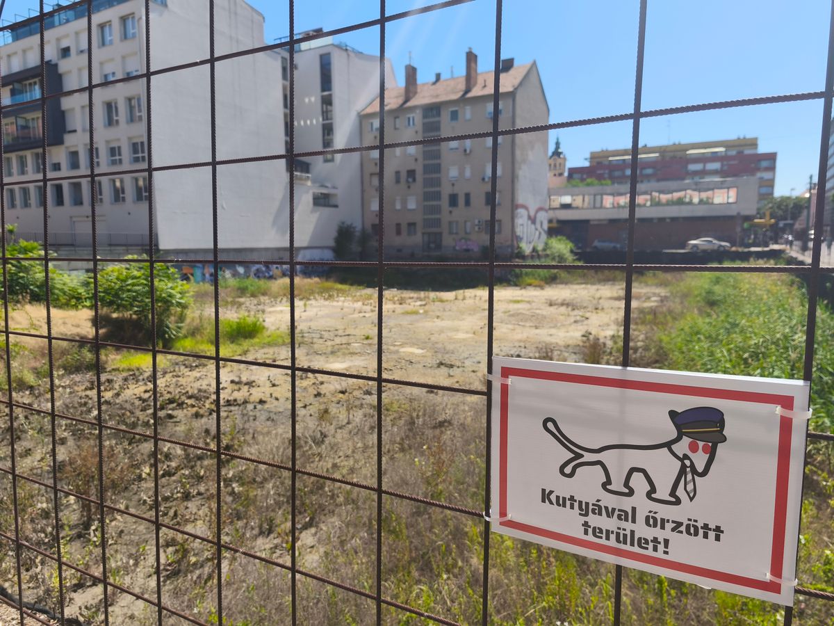 Kiszáradt a Centrum-gödör. 