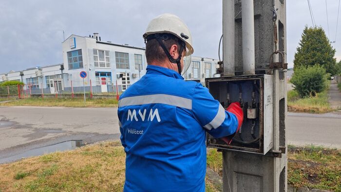 100 óra megfeszített munka: helyreállt a szolgáltatás Szegeden is