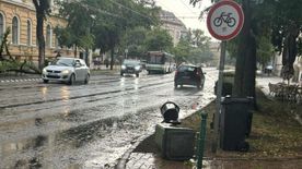 Brutális vihar Szegeden: nem járnak a villamosok, a trolik, de még a vonatok sem