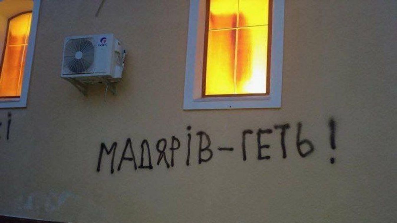Magyarellenes üzenetek és templomgyújtogatás Kárpátalján