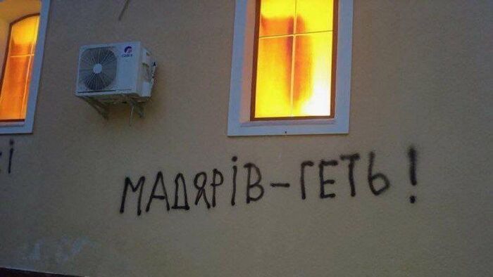 Magyarellenes üzenetek és templomgyújtogatás Kárpátalján