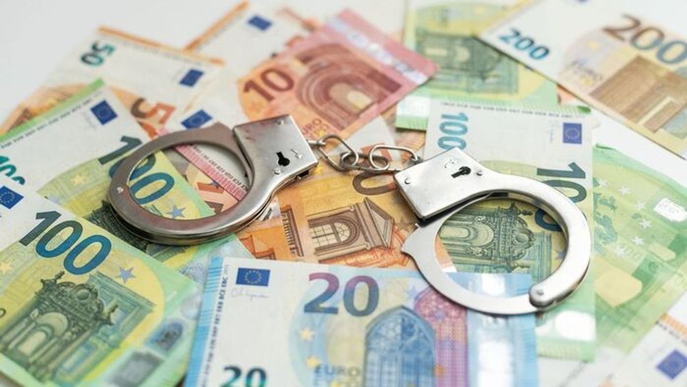 Csak a visszajáró kellett: hamis euróval fizetett a szegedi gyorsétteremben