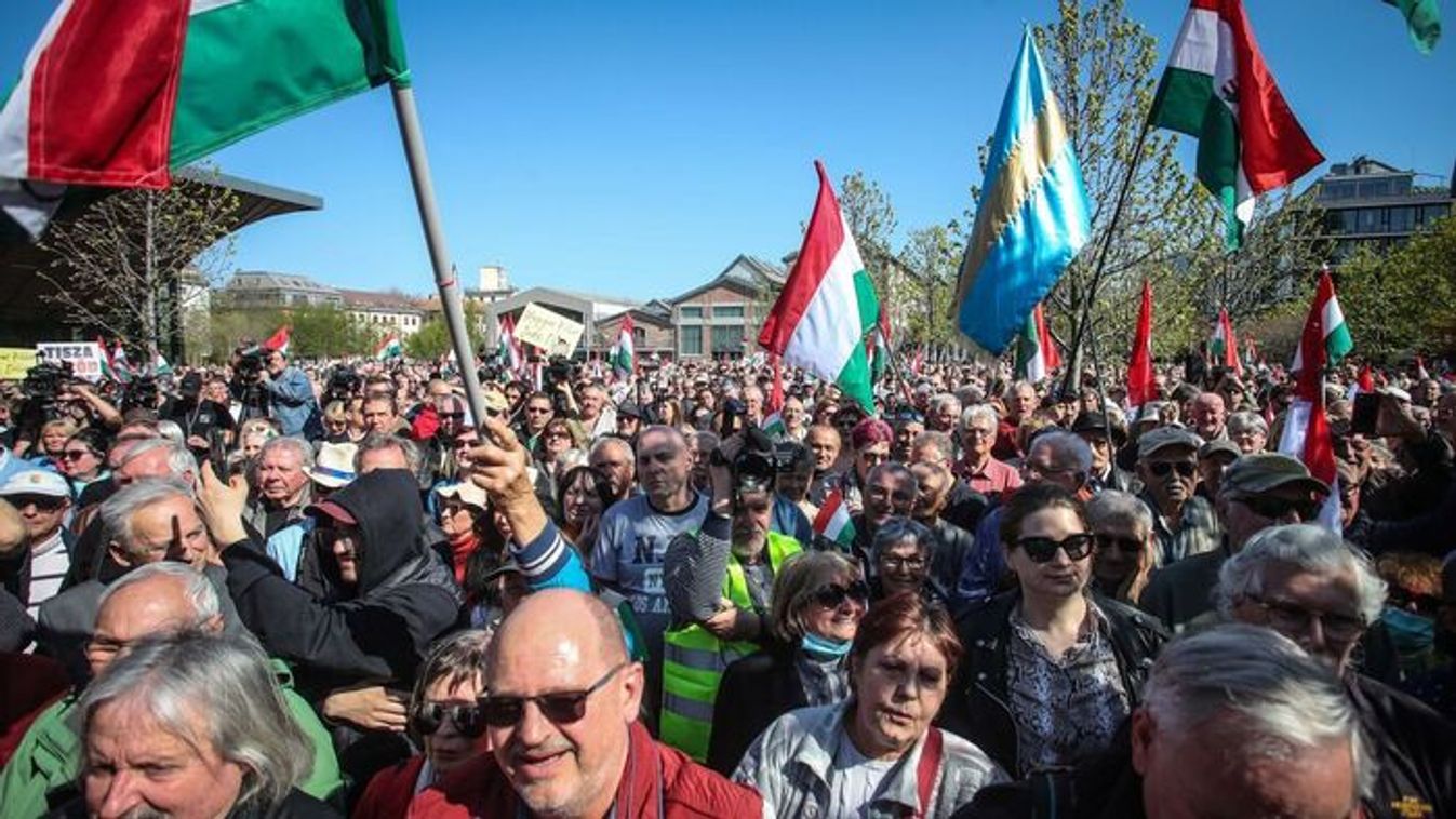 Magabiztosan vezet a Fidesz-KDNP a Tisza előtt