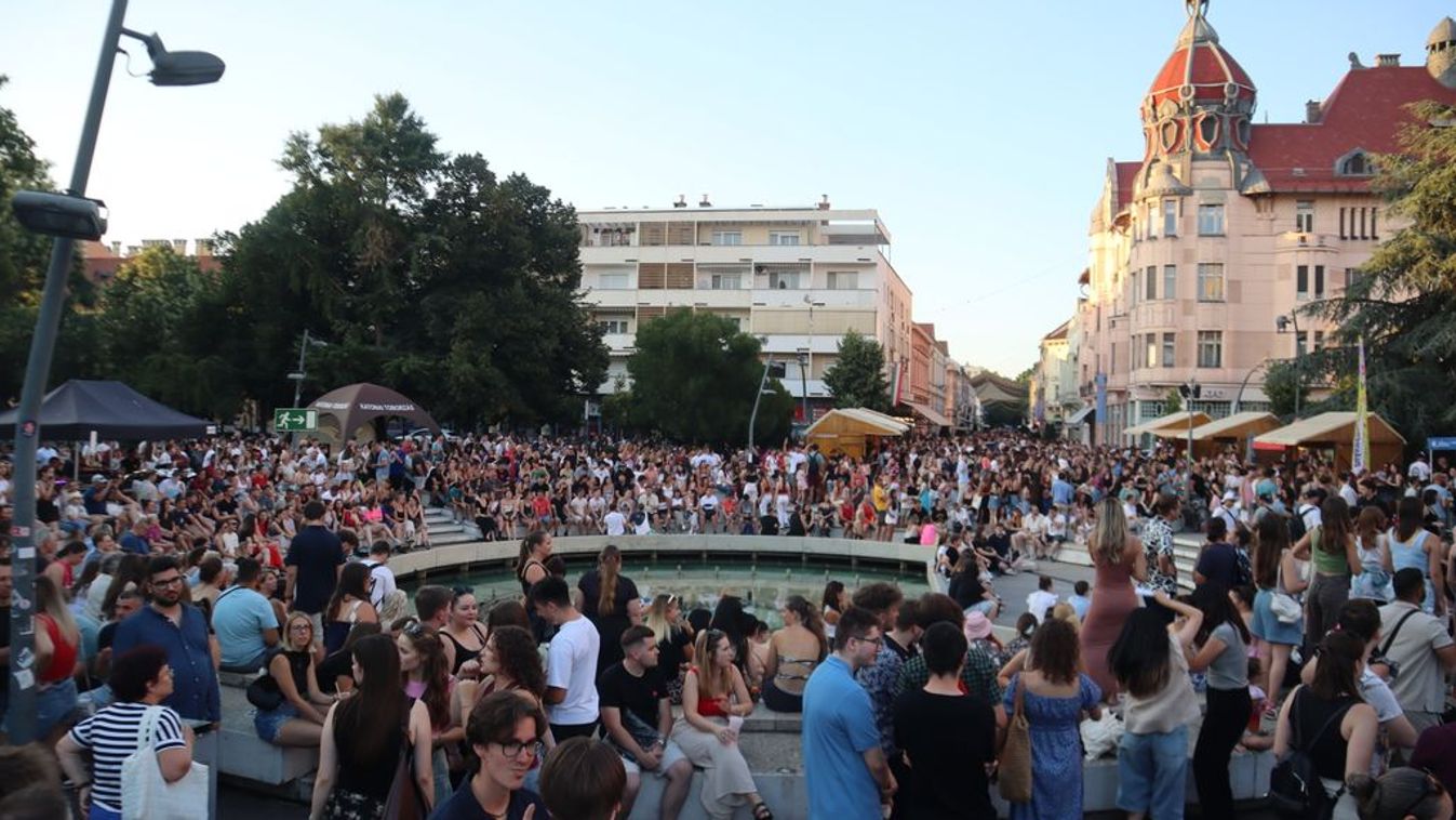 Növekvő népszerűség: újra tömegek jelentkeztek az SZTE-re +videó