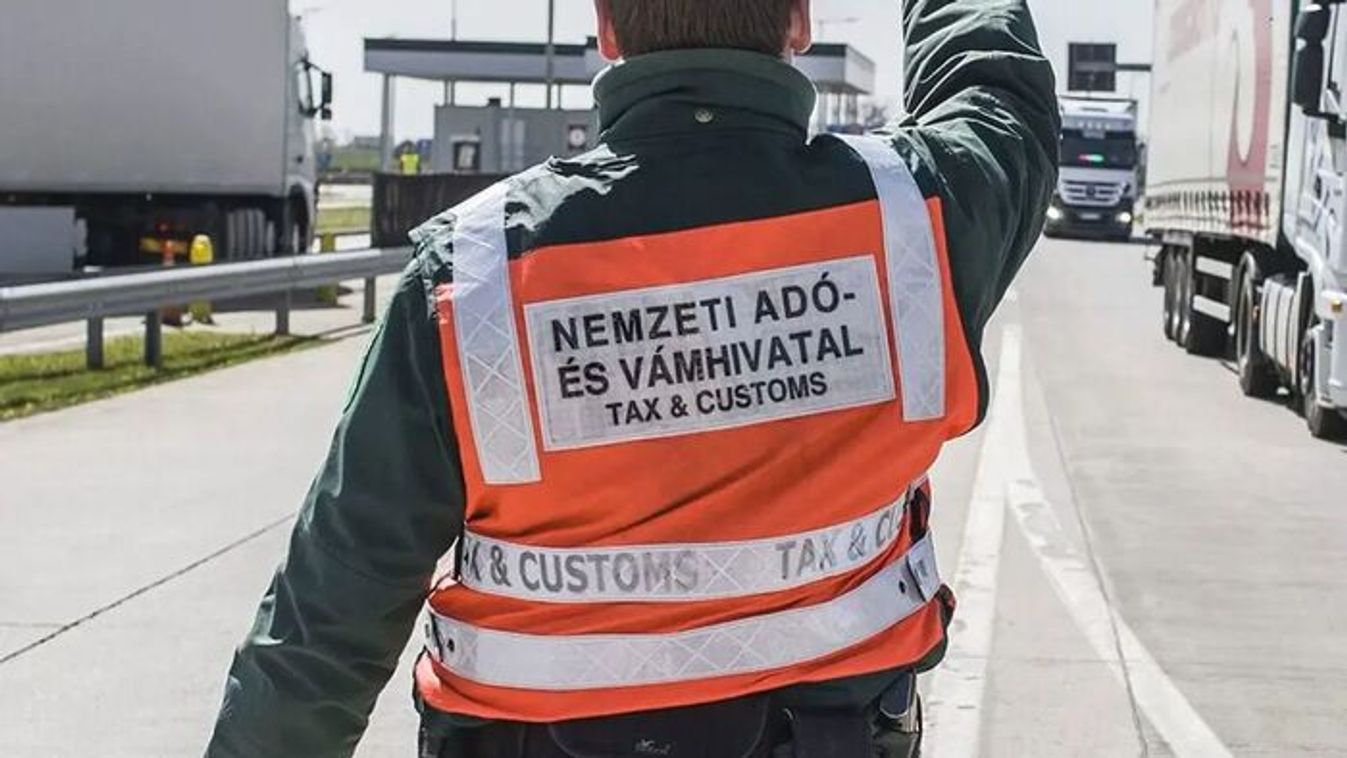 Márkás napszemüvegek helyett hamisítványok: újabb fogás Röszkén