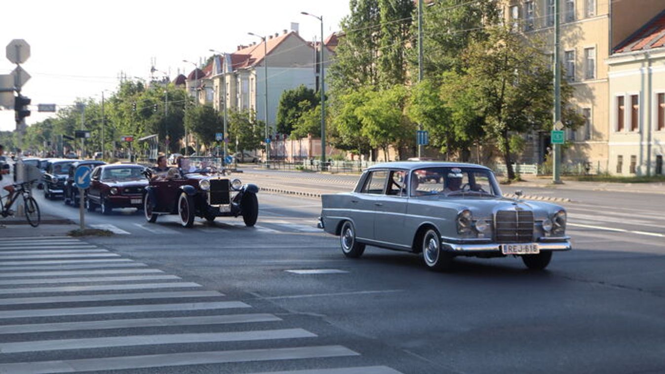 Időutazás Szegeden: korukat meghazudtoló járműcsodák szelték az utcákat +videó