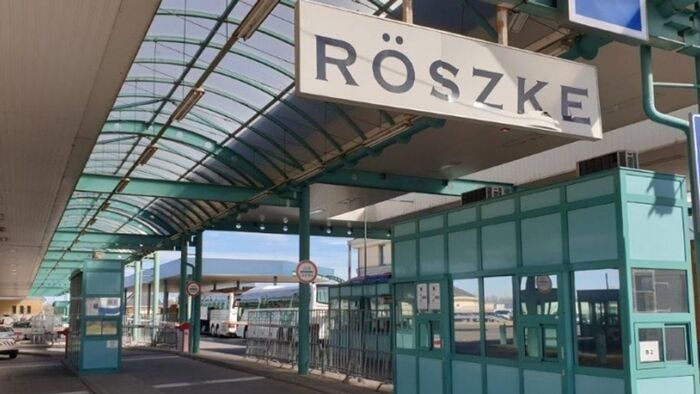 Megnőtt a forgalom a határon: részlegesen zárták a röszkei határátkelőt