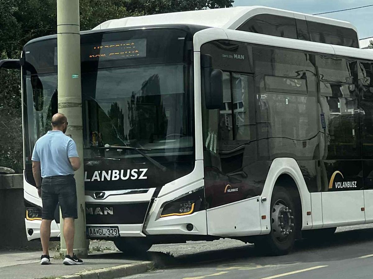 Rosszullét okozott buszbalesetet Szegeden Fotó: Délmagyarország
