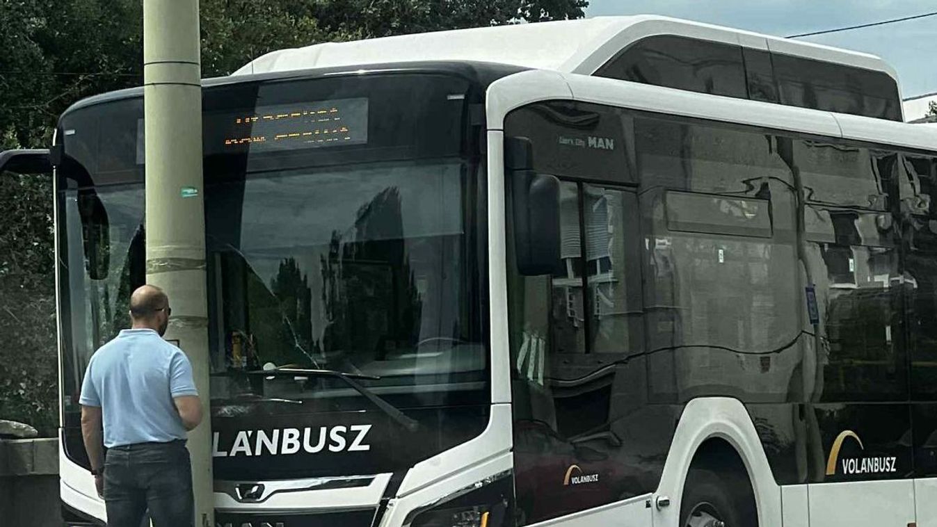 Rosszullét okozott buszbalesetet Szegeden