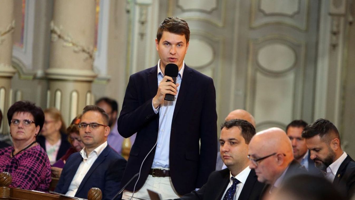 Ez már ciki: újabb vidékellenes kirohanás a szegedi baloldalon