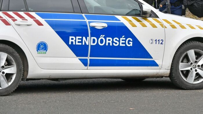 Épületbe hajtott egy kisteherautó - lezárták a Dorozsmai utat