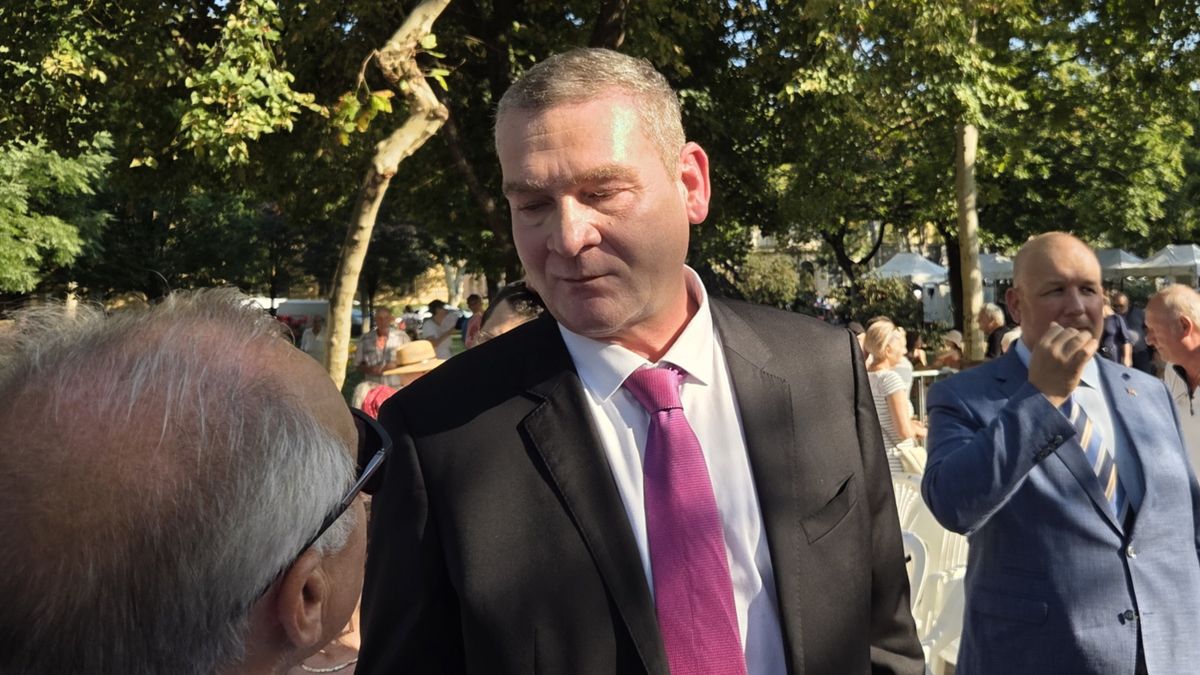 Botka László az ünnepi beszédében is leegyszerűsíti a valóságot Fotó: Juhász Viktor