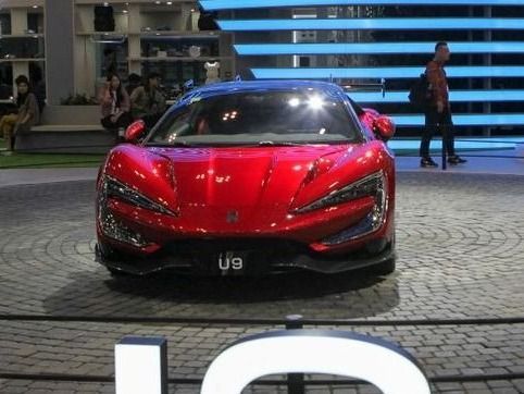 Magyar rendszámos BYD szörnyeteg a pályán: a jövő autóját is Szegeden fogják fejleszteni?