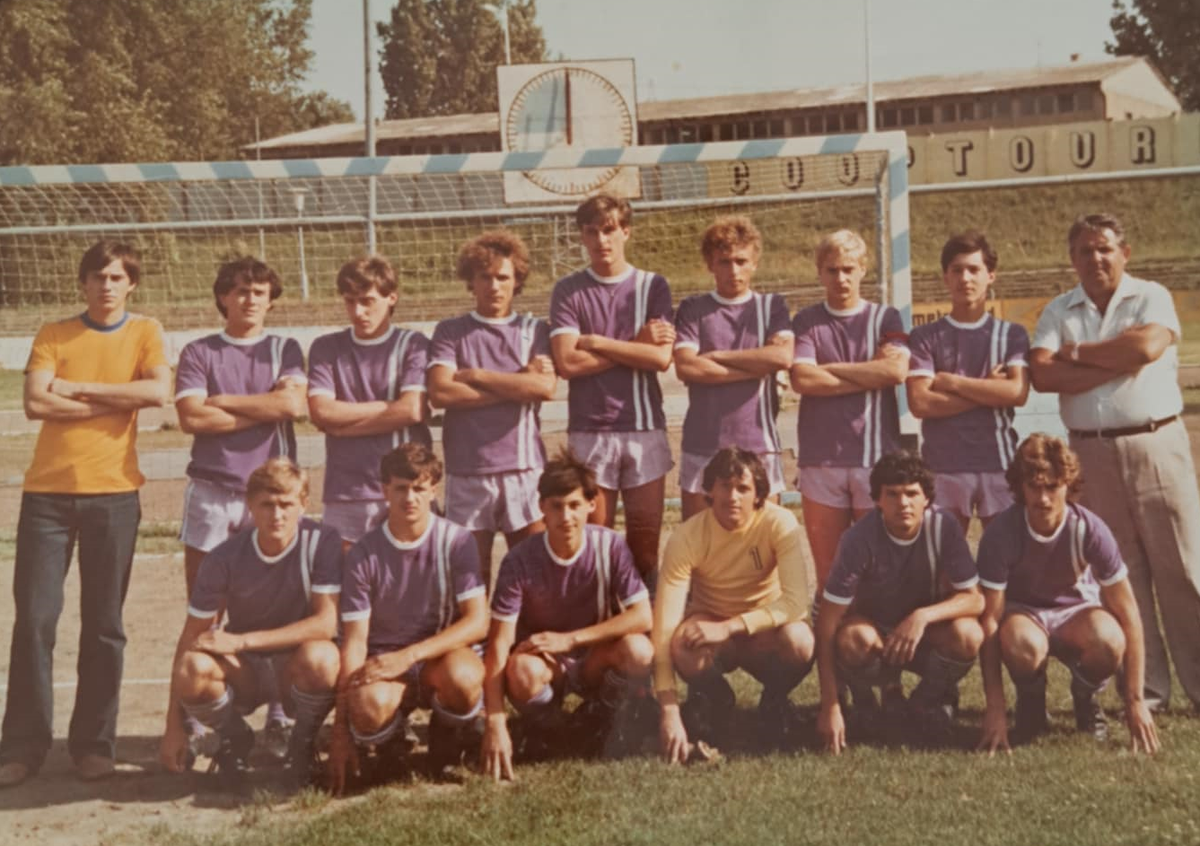 Tandari Zoltán 1975 és 1983 között volt a Szegedi Dózsa felnőtt csapatának játékosa.