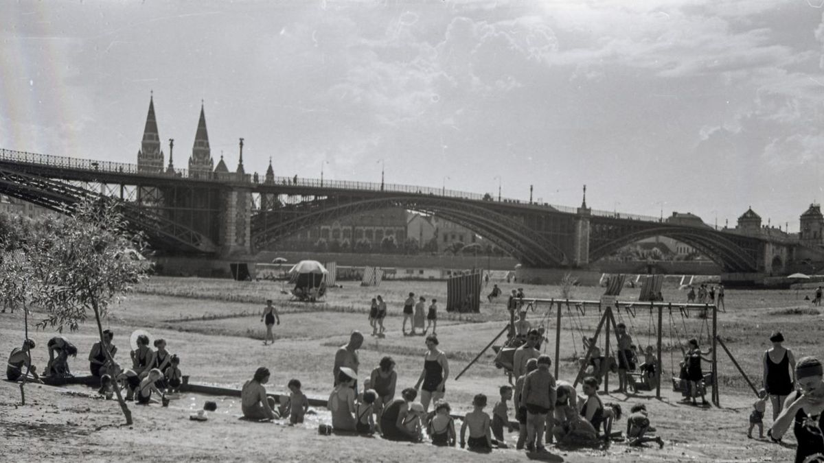 Az újszegedi strand a 20 . század elején