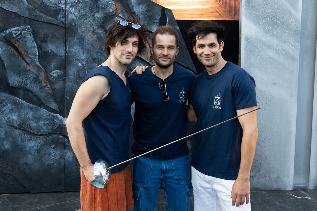 Ember Márk (D’Artagnan), Veréb Tamás (Aramis) és Fehér Tibor (Buckingham hercege). 
