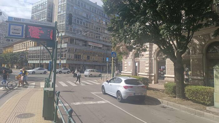 Teljesen leálltak a lámpák a forgalmas szegedi csomópontban