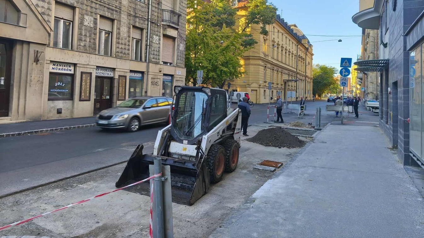 Lezárás Szegeden: indul az aszfaltozás a Dózsa utcában
