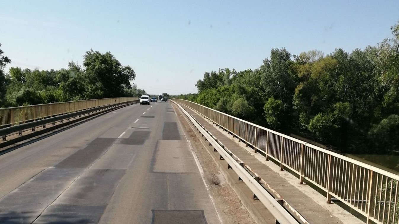 Négysávosítják az algyői Tisza-hidat: egy teljesen új híd kerül meglévő mellé