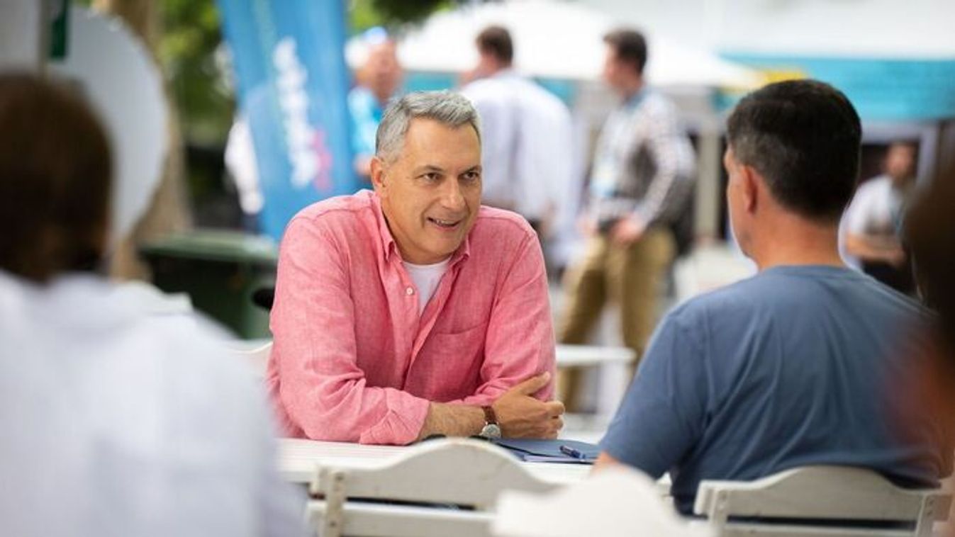 Lázár János: A Fidesz-kormányban Orbán Viktor helye fix! + videó
