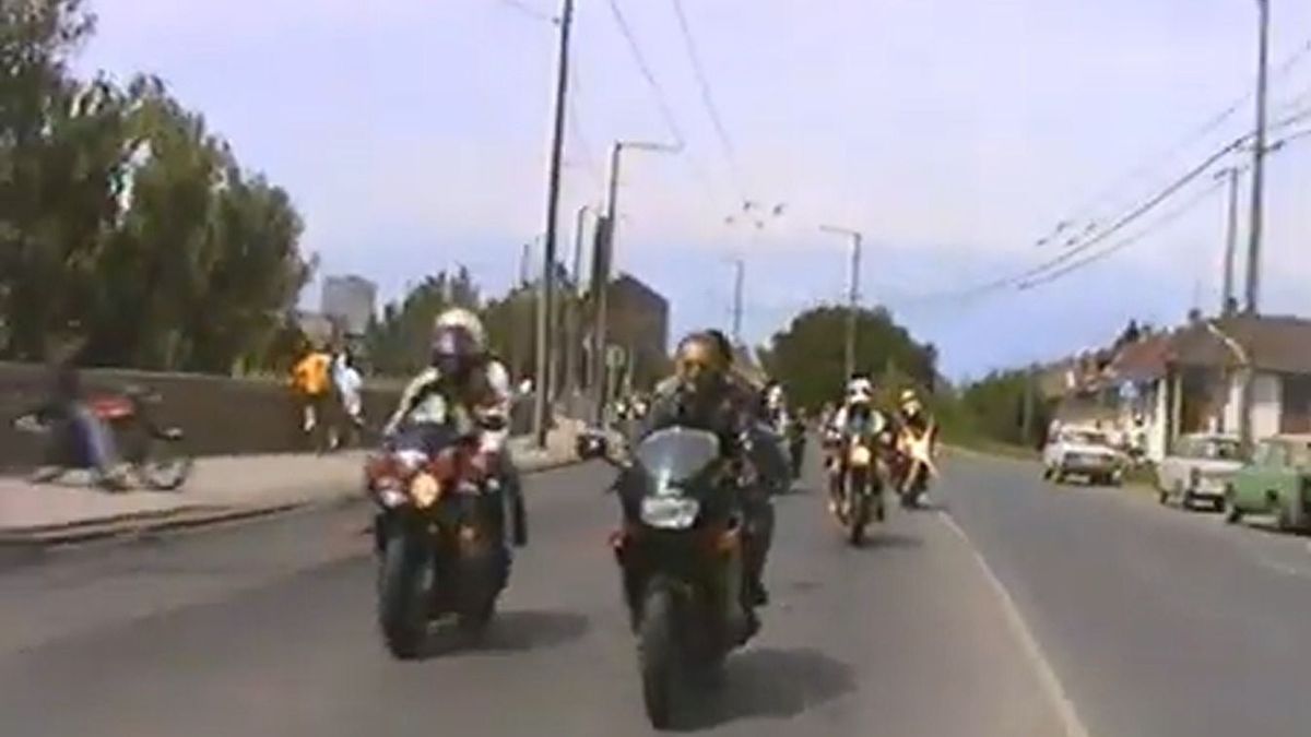 A motoros felvonulásokat a kilencvenes évektől tartanak Szegeden, Múltidéző sorozatunkban az elsők közül kettőt is láthatnak