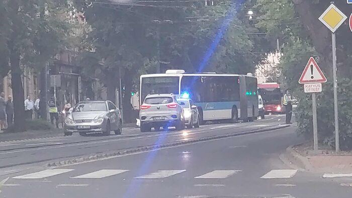 Baleset a Tisza Lajos körúton: Tömegközlekedési fennakadások a reggeli csúcsban